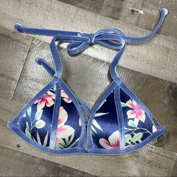 PINK Victoria’s Secret Swim Triangle Bikini Top small - Picture 1 of 9